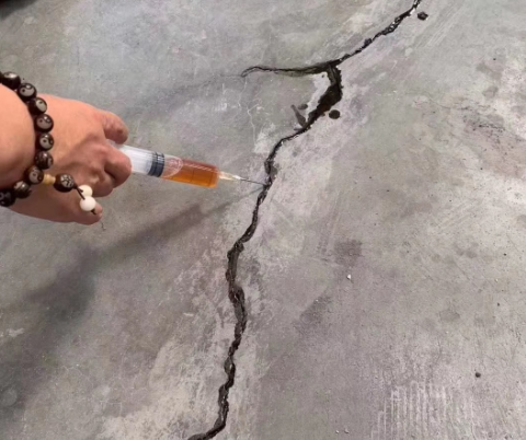 新竹镇混凝土裂缝修补技术详解​